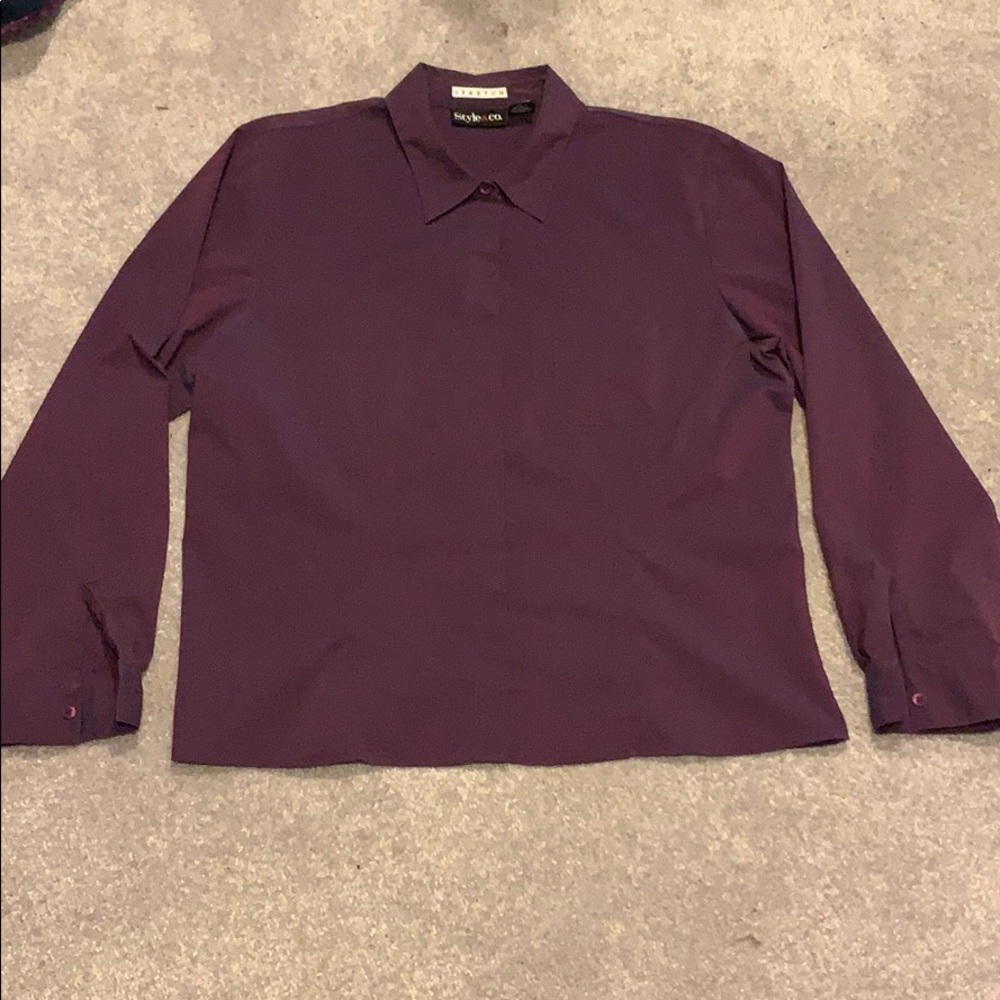 🦄3/$30 Shimmery purple button down